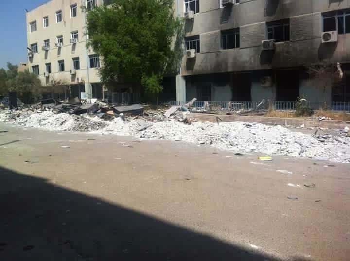 مجموعة شباب عراقيين ومن محافظة ذي قار (سوق الشيوخ)يؤهلون بناية محترقة وتحويلها الى مستشفى .